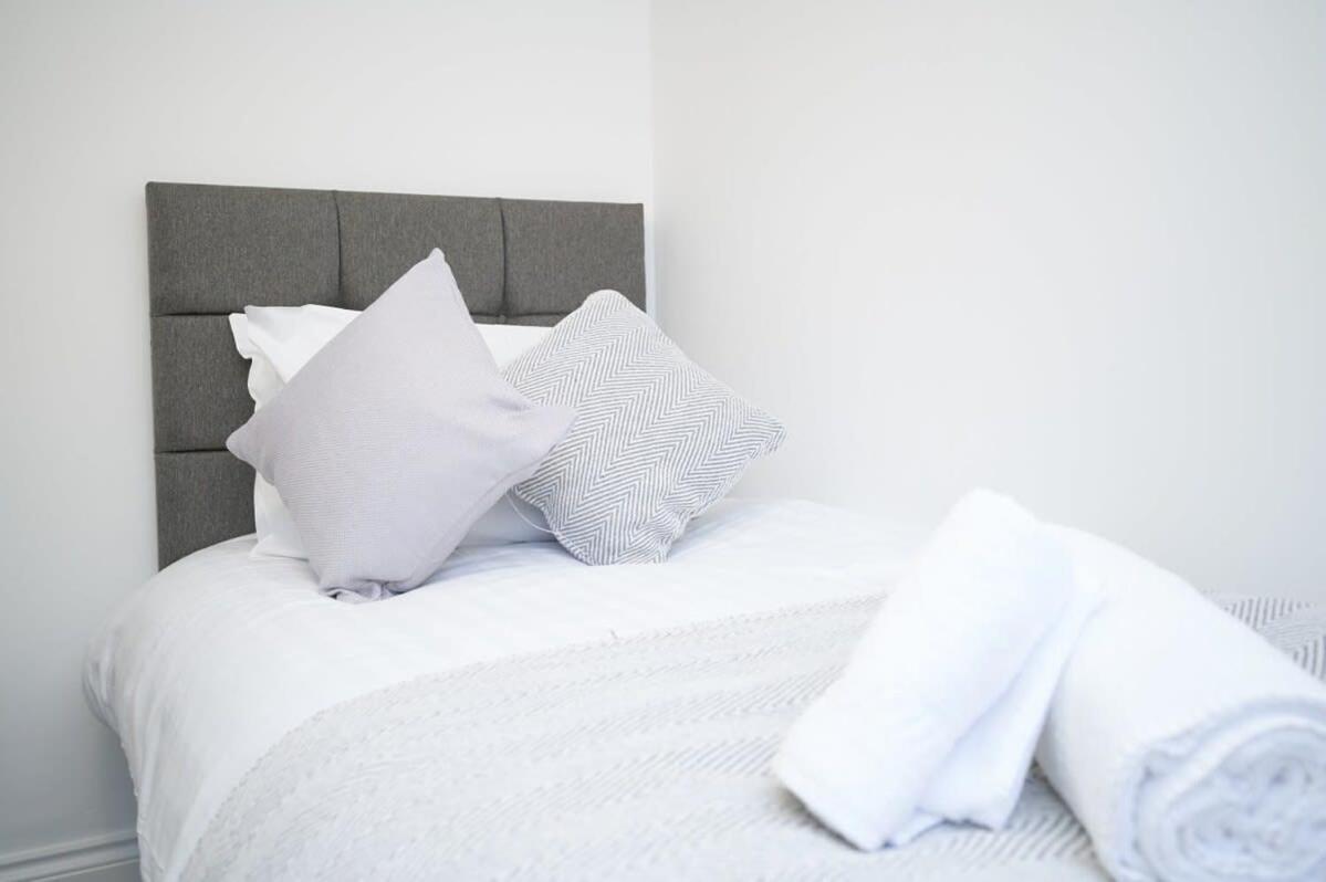 A Stylish Apartment With Parking In Preston 普雷斯顿 外观 照片