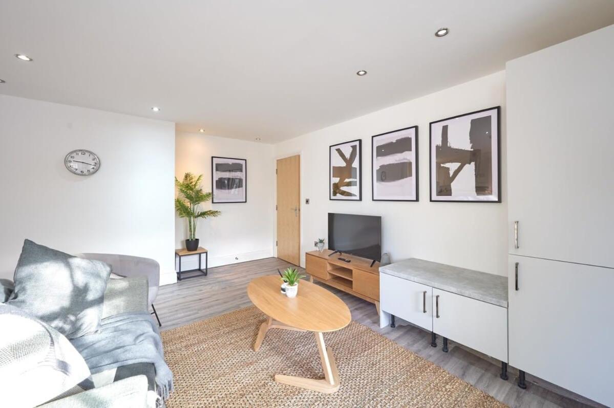 A Stylish Apartment With Parking In Preston 普雷斯顿 外观 照片