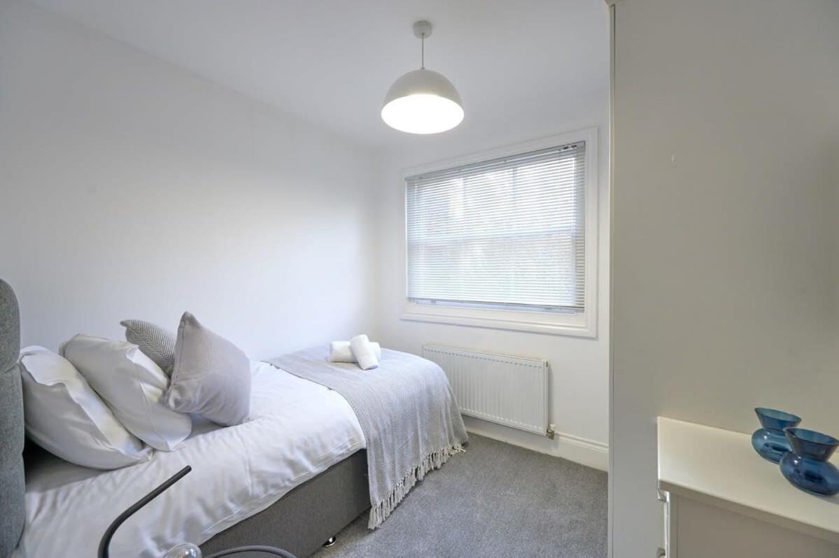 A Stylish Apartment With Parking In Preston 普雷斯顿 外观 照片