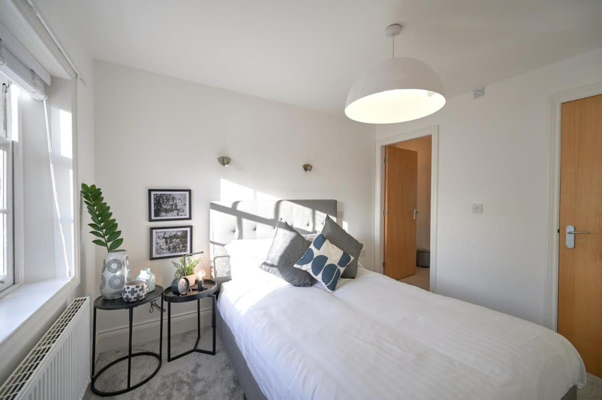 A Stylish Apartment With Parking In Preston 普雷斯顿 外观 照片