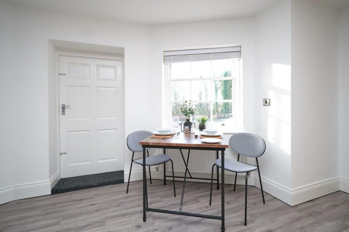 A Stylish Apartment With Parking In Preston 普雷斯顿 外观 照片